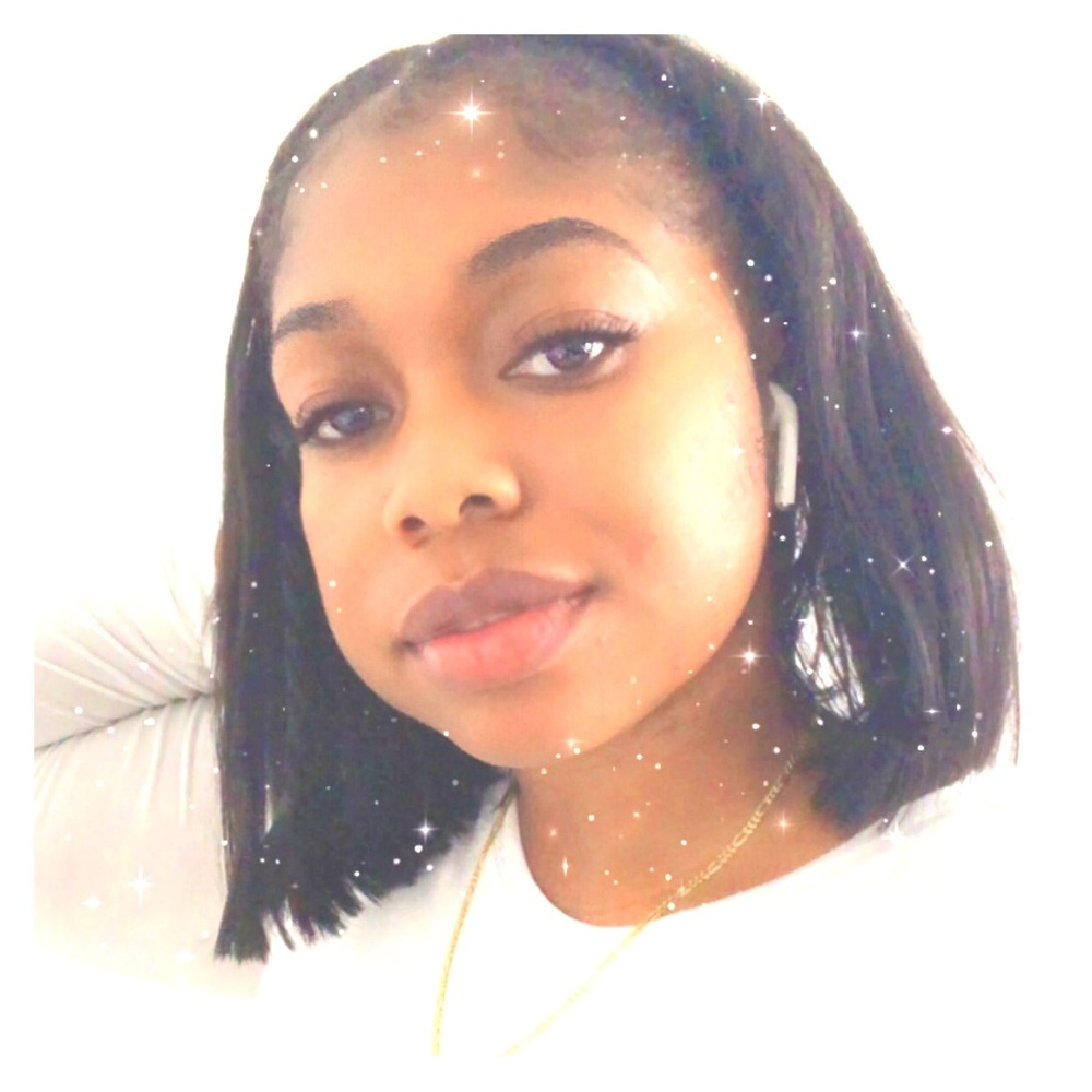 Meet your Posher, Kayla